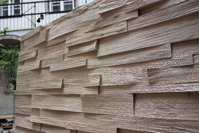 Pregrade iz masivnega lesa: harmonija lesa in kamna