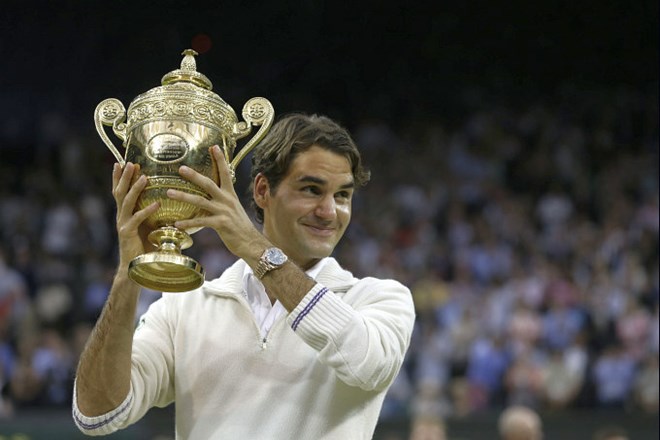 Roger Federer ima največ osvojenih grand slam turnirjev, na svetovni teniški lestvici ATP pa je na vrhu preživel največ...