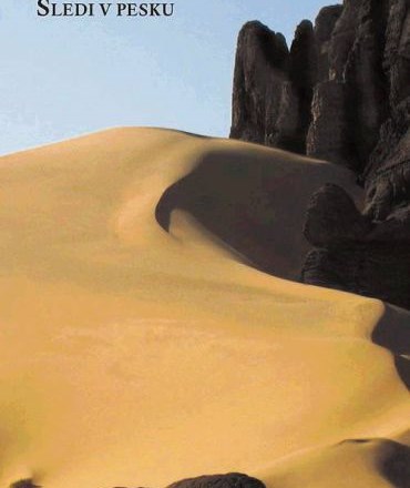 Recenzija dela Sledi v pesku Magde Reja: Meditativno klokotanje