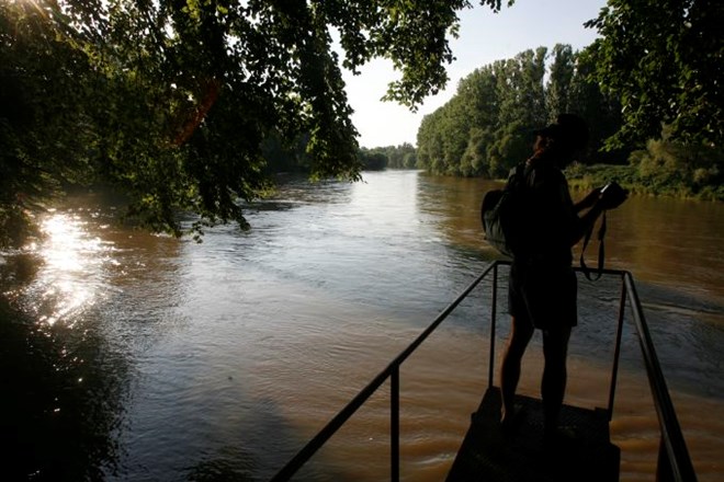 Reka Mura vnovič narašča, mejni prehod Hotiza še naprej zaprt