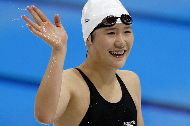 Shiwen Ye je v finalu plavanja na 400 mešano izboljšala svoj osebni rekord za pet sekund.
