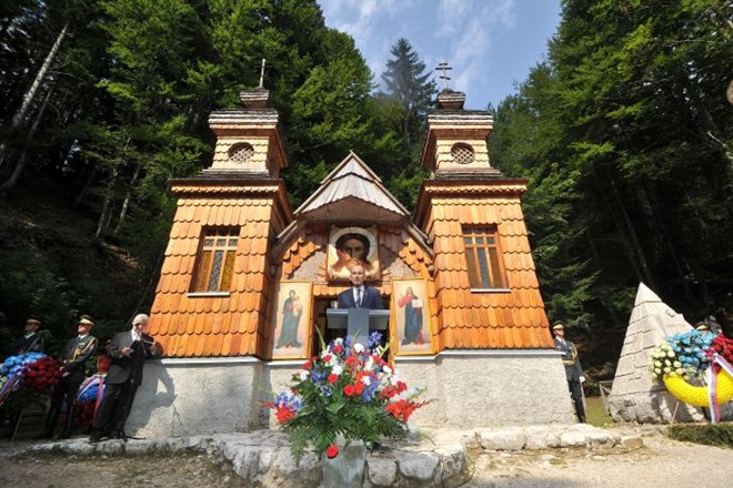 Spominska slovesnost ob Ruski kapelici pod Vršičem.