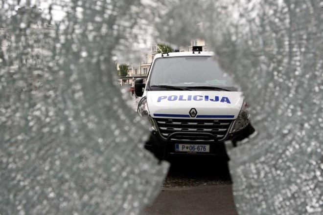 Policija išče roparja bencinskega servisa v Kranju