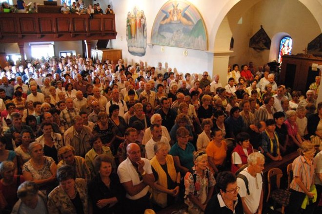 Na Svetih Višarjah je bilo danes že 24. srečanje treh Slovenij, ki se ga je udeležilo več sto Slovencev iz Slovenije,...