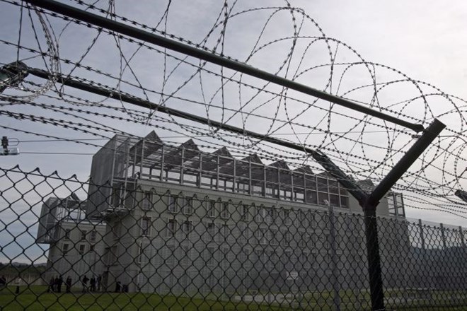Minister Pličanič: Stisko v zaporu se lahko reši le z novimi prostori