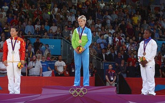 Zlato medaljo je v Londonu Sloveniji priborila judoistka Urška Žolnir.