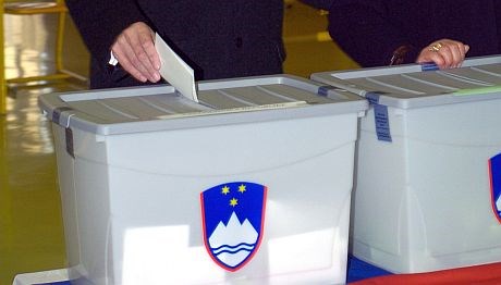 Predsedniški kandidati začenjajo zbiranje podpisov: Pahor in Türk startala v Mariboru