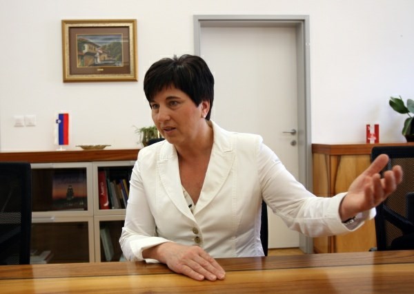 Ministrica za Slovence v zamejstvu in po svetu Ljudmila Novak se je v Mladinskem zdravilišču Debeli rtič seznanila z novimi...