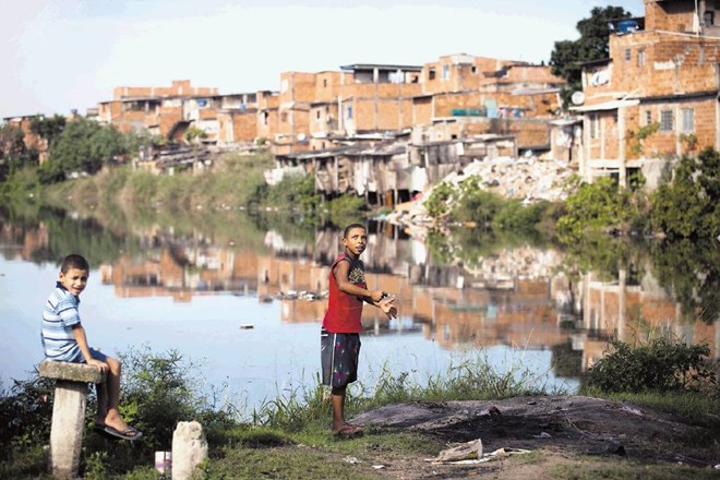 Latinskoameriška mesta  infrastrukturno in razvojno ne morejo slediti priseljevanju s podeželja, zato se predmestja...