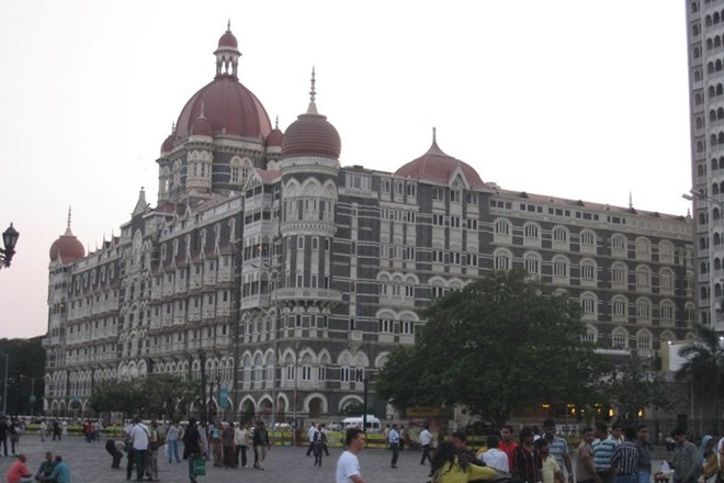 Val napadov v Mumbaiju, ki se je začel 26. novembra 2008, je trajal kar 60 ur. Tarča so bili luksuzni hoteli, glavna...