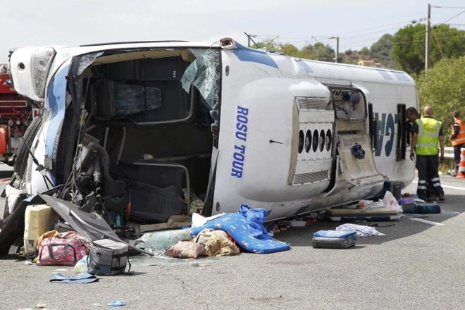 V nesreči turističnega avtobusa na jugu Francije umrl dojenček