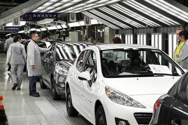 Peugeot se mora po mnenju strokovnjaka francoske vlade prestrukturirati