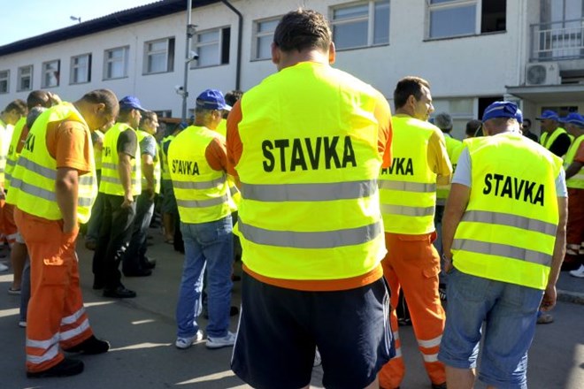 Delavci v Sloveniji v primerjavi s povprečjem EU več delajo, občutijo večjo zaposlitveno negotovost, večina pa jih doživlja...