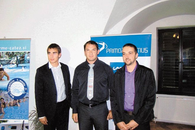 Rok Deržanič (levo) je novi član ekipe Primoža Kozmusa, ki mu bo še naprej  zvesto stal ob strani Primož Četrtič (desno).