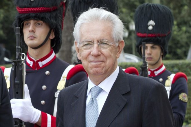 Monti bo porezal dohodnino za Italijane z nižjimi prihodki
