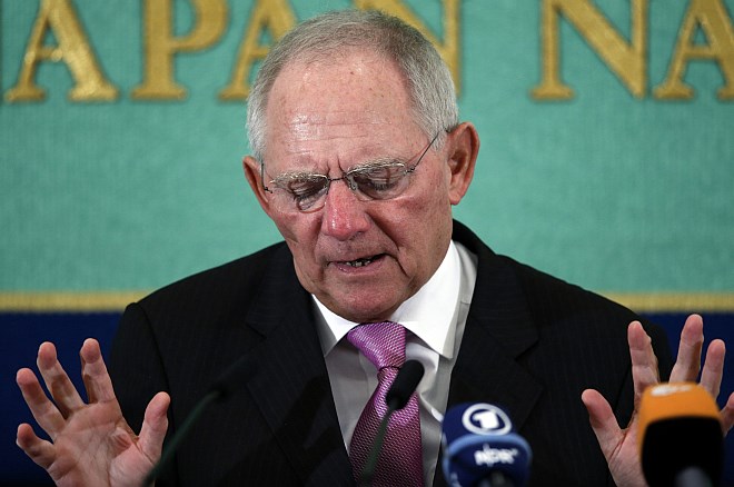 Schäuble ima dovolj kritik: Udrihanje po evru je poceni trik