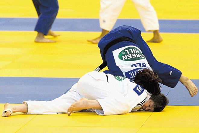 Tina Trstenjak (v belem kimonu): Judo ni grob šport, saj zahteva določena  znanja, tehnike in spretnosti.