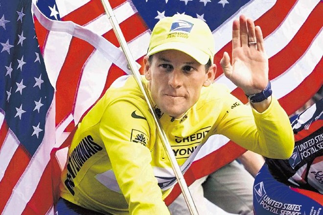 Armstrong že izgubil sedem Tourov in kopico sponzorjev, obeta se mu tudi izguba milijonov
