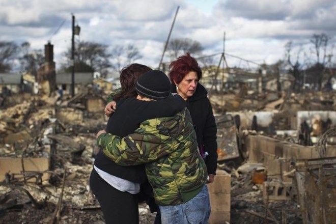 Življenje po Sandy se v ZDA počasi vrača na ustaljene tire. (Foto: Reuters)