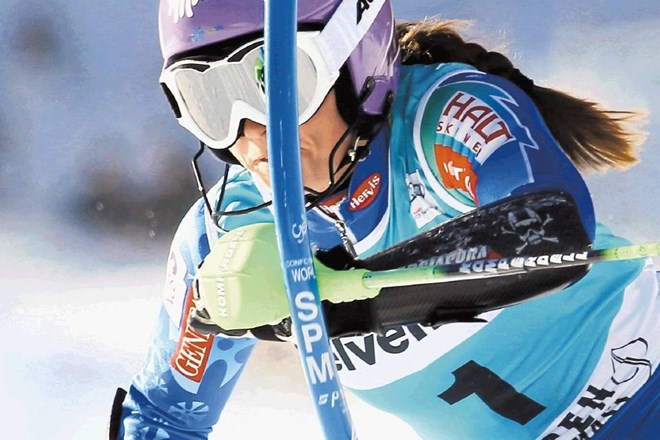 Tina Maze bo imela danes na superkombinaciji v St. Moritzu vnovič priložnost, da bo uspešno boksala slalomske količke. 