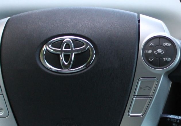 Toyota bi lahko na lestvici največjih proizvajalcev avtomobilov na svetu prehitela General Motors in Volkswagen. (Foto:...