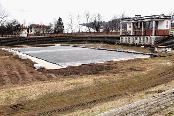 Stadion za Bežigradom bo gostil hokejsko zimsko klasiko. Do konca tedna bo prizorišče pripravljeno, zagotavljajo...