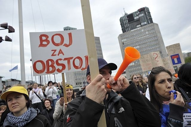 18. aprila se je na ulice podalo okoli 100 tisoč ljudi. (foto: Tomaž Zajelšnik) 