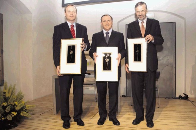 Najboljši trije prvega Dnevnikovega izbora najboljših zaposlovalcev Zlata nit 2007. Najboljši zaposlovalec med malimi...
