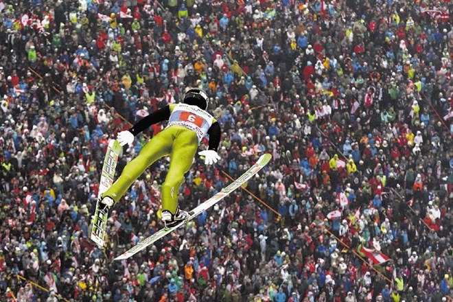Najboljši slovenski skakalec v Innsbrucku je bil Peter Prevc, ki je osvojil peto mesto. 