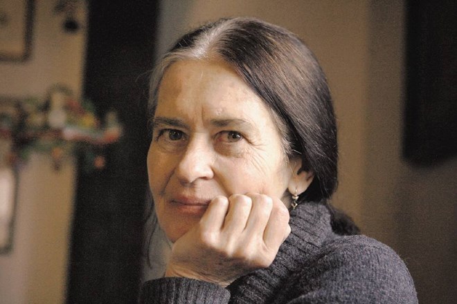 Pesnica, pisateljica in novinarka Maruša Krese (1947–2013) se je najprej uveljavila v nemško govorečem prostoru. 