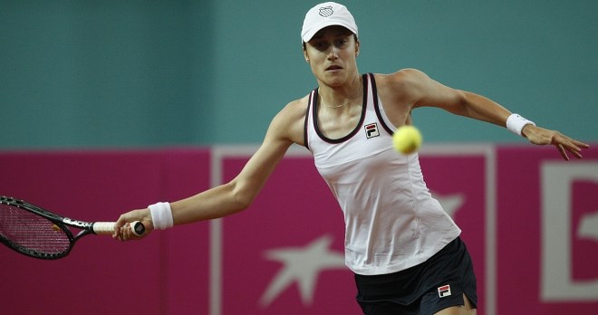 Katarina Srebotnik bo z Rusinjo Nadjo Petrovo zaigrala v finalu turnirja dvojic v Sydneyju. 