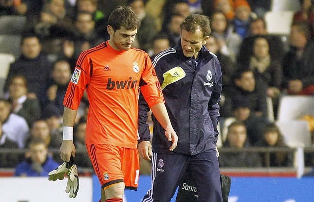 Iker Casillas je moral v 17. minuti z igrišča. 