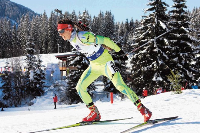 Mladinec Miha Dolžan je na mladinskem svetovnem prvenstvu le simbolično rešil ugled slovenskega biatlona z desetim mestom....