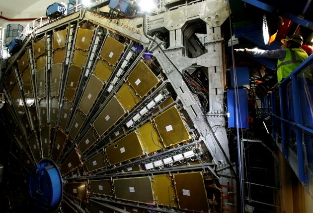 Veliki hadronski trkalnik v Cernu.  Foto: Matej Povše / dokumentacija Dnevnika 