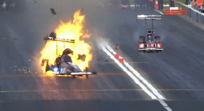 Ameriški dirkač jo je kot po čudežu odnesel brez hujših poškodb.  (Foto: YouTube) 