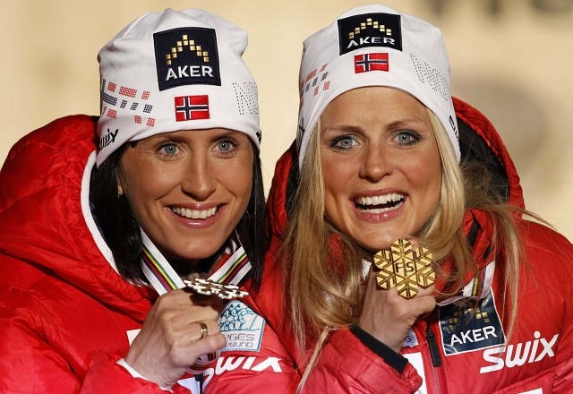 V zmagoviti norveški štafeti sta bili tudi najboljši z 10-kilometrske posamične preizkušnje Marit Bjoergen in Therese Johaug....
