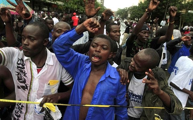 Privrženci Odinge (foto: Reuters) 
