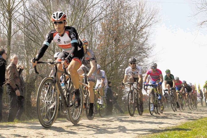 Rekord v 111. izvedbi: Fabian Cancellara je uradnih 254 kilometrov prevozil s povprečno hitrostjo 44,19 km/h. 