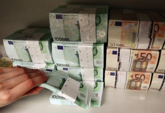 Slovenska gospodinjstva s 148.700 evri premoženja na repu območja evra