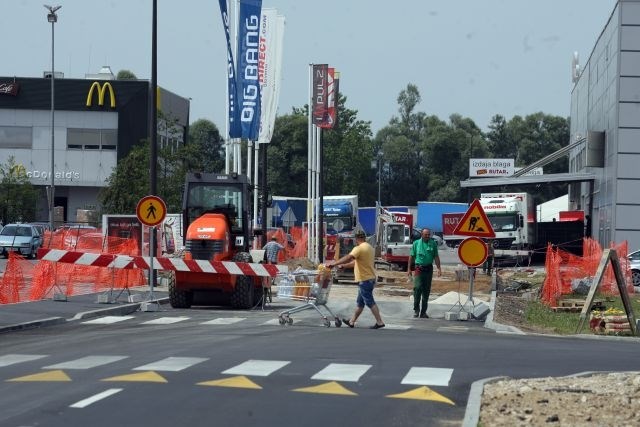Slovenske ceste so v zelo slabem stanju, ki se še poslabšuje