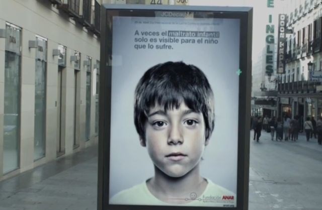 Boj proti nasilju: Oglas s skrivnim sporočilom, ki ga lahko vidijo samo otroci (video)