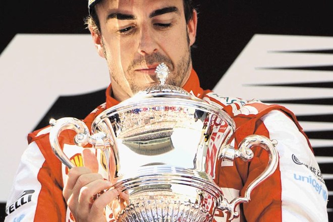 Fernando Alonso je dobil dirko pred domačimi gledalci v Barceloni. 