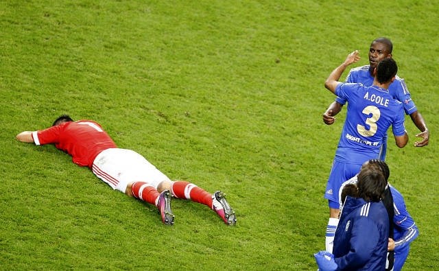 Medtem ko so se nogometaši Chelseaja veselili nove lovorike, je tabor Benfice zajela velika žalost. (Foto: Reuters) 