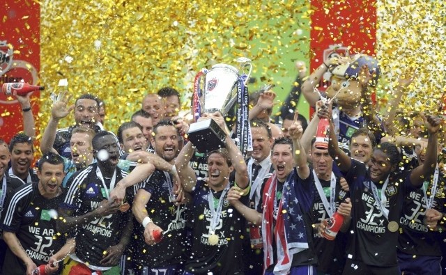 Nogometaši Anderlechta se veselijo novega naslova belgijskega prvaka. (Foto: Reuters) 