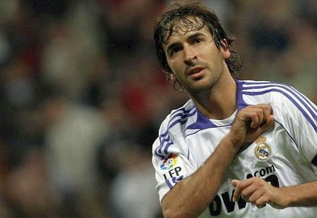 Raul je dolga leta predano igral za madridski Real, o prestopu k Barceloni pa ni niti pomišljal. (Foto: Reuters) 