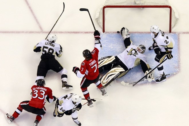 Pingvini so četrto tekmo proti Ottawi dobili s 7:3    