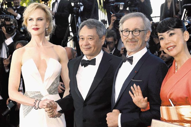 Letošnja canska žirija, v kateri so bili tudi zvezdnica Nicole Kidman, režiser Ang Lee, režiser Steven Spielberg kot...
