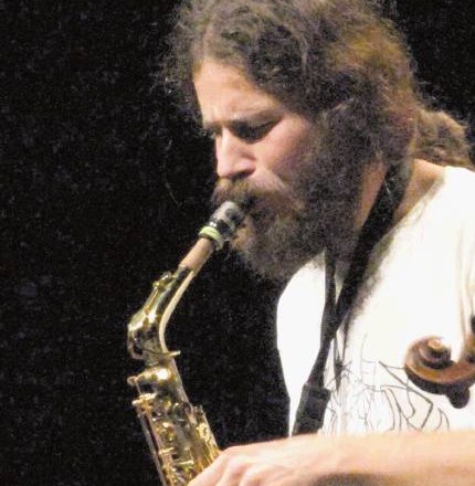 Saksofonist Marko Karlovčec je v navezi z bratoma Drašler pripravil izvrsten »freejazzovski« nastop. 
