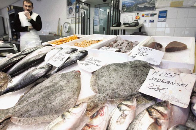 Potrošniki bi morali biti bolj poučeni o kakovosti rib, ki jih kupujejo v ribarnicah. 