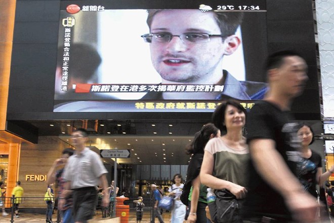 Prebivalci Hongkonga so po velikih zaslonih na ulicah mesta ozvedeli, da jih je zapustil nekaj dni njihov najbolj slavni...